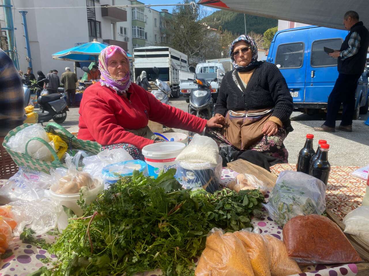 Muğla Pazarlarında “Şifa Tezgâhı”: Baharın Otları Yoğun İlgi Görüyor 3